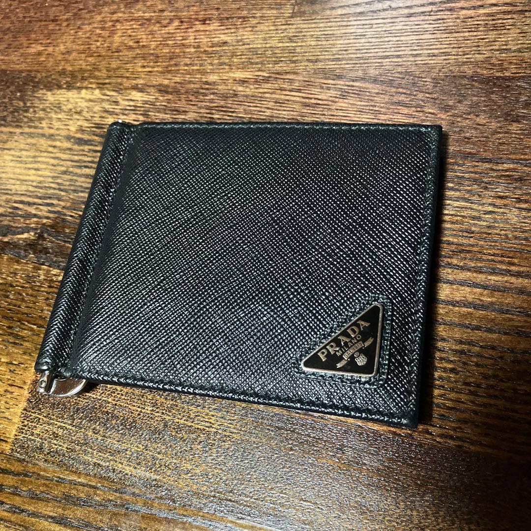 PRADA　マネークリップ付サフィアーノトライアングル 財布