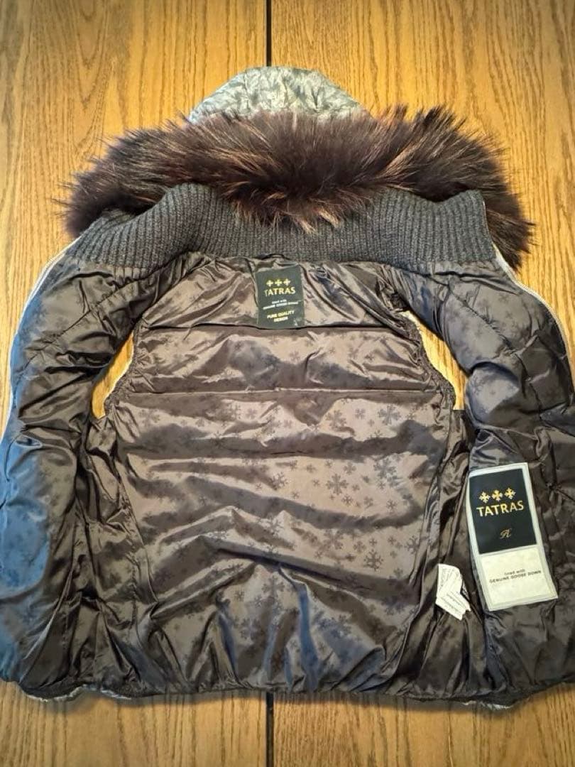 TATRAS ファー付きダウンベスト 02 グレー迷彩