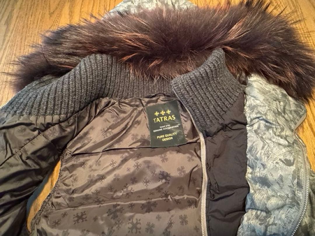 TATRAS ファー付きダウンベスト 02 グレー迷彩