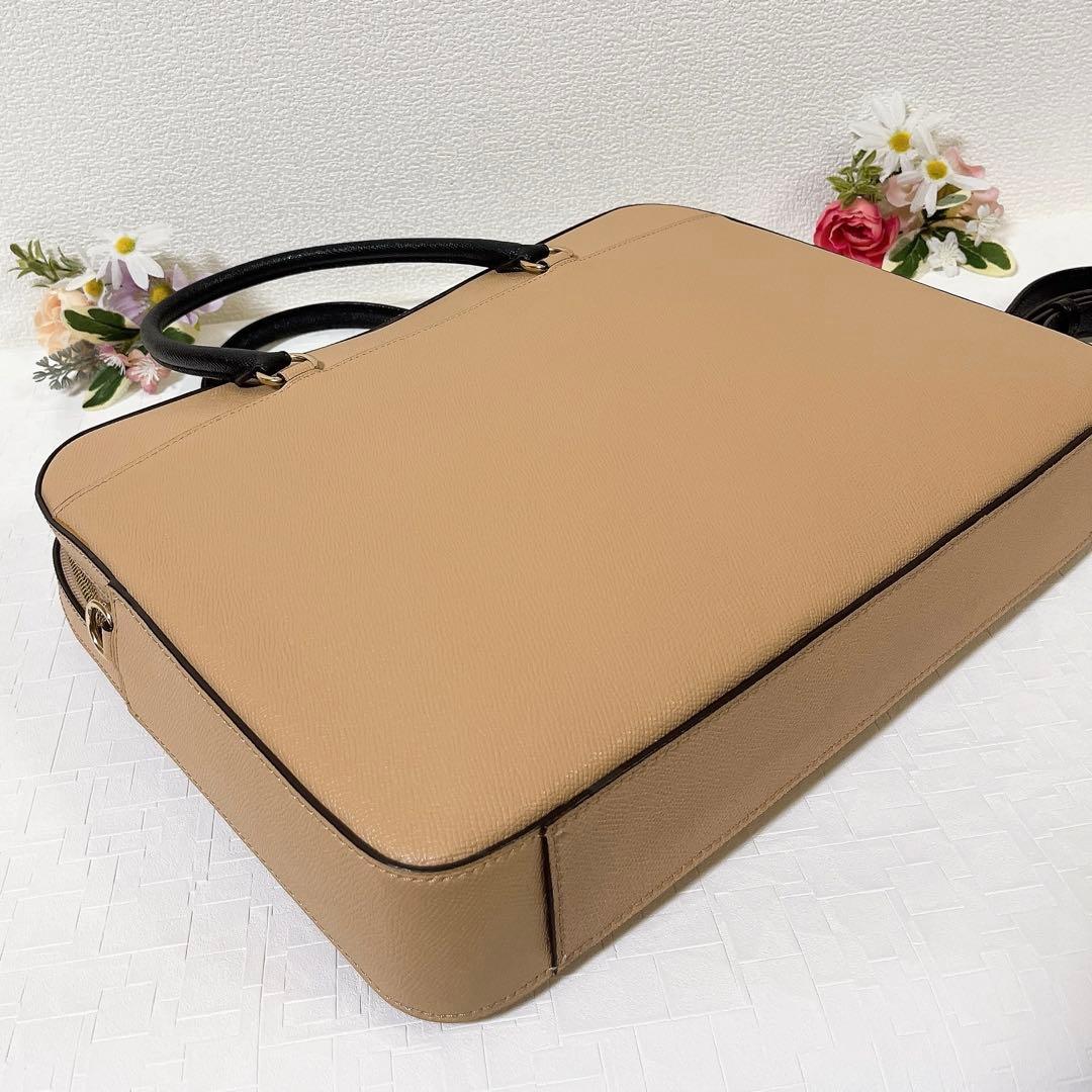 美品★コーチ ビジネスバッグ ショルダーバッグ 手提げ 2WAY チャーム A4