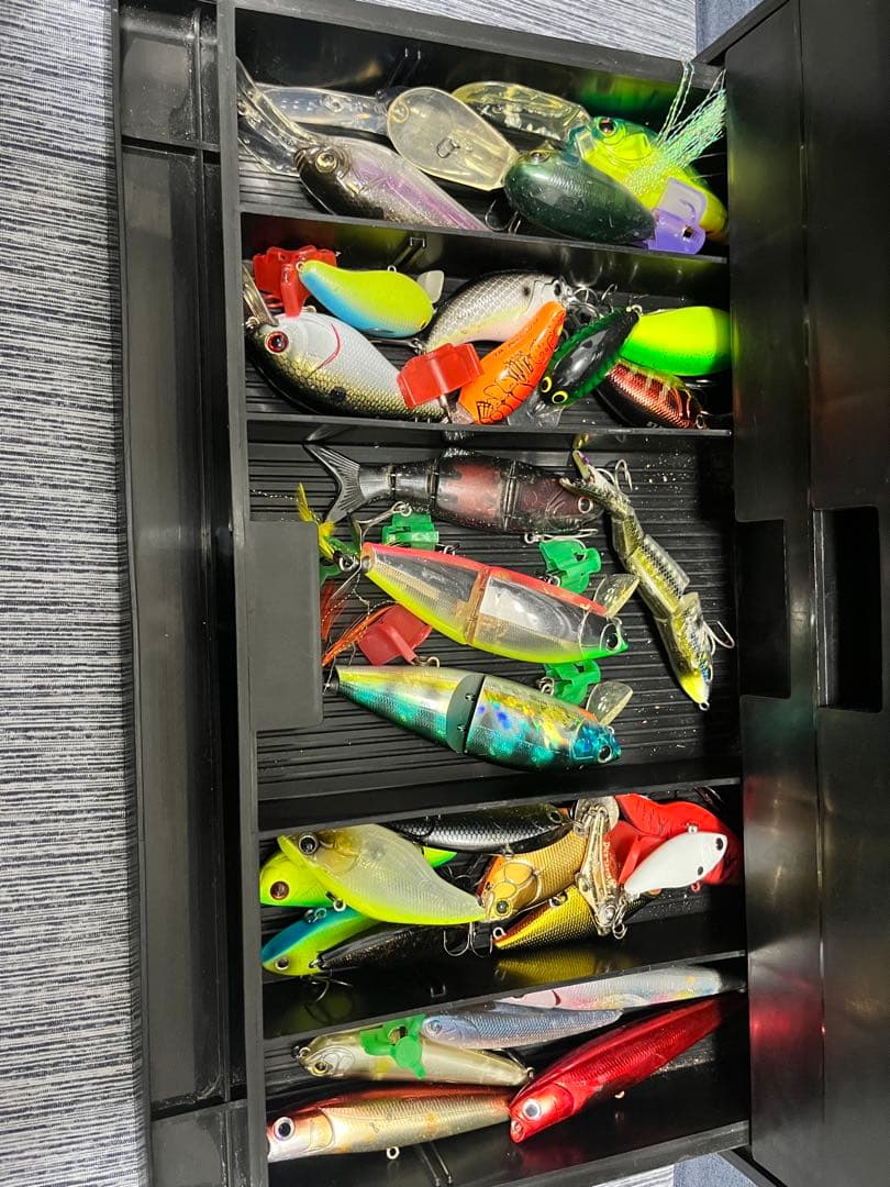 バス釣り引退☆早い者勝ち☆激安☆バス釣り引退☆人気☆ルアー色々☆大量☆投げ売り☆