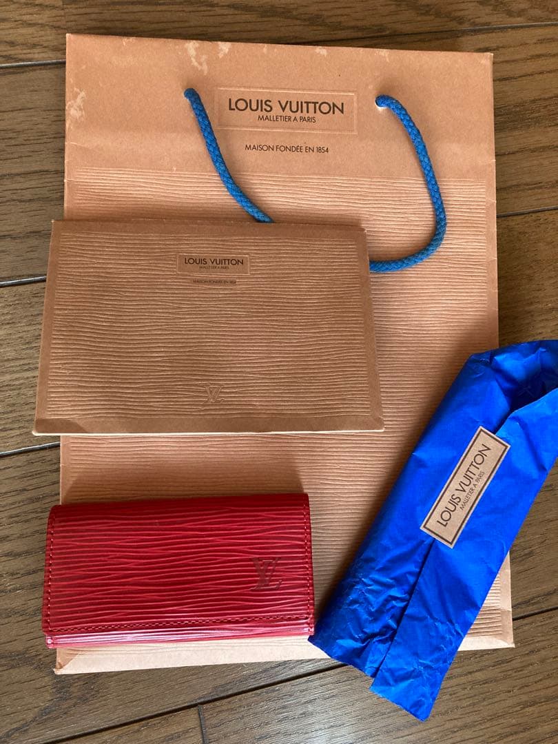 LOUIS VUITTON エピレザー キーケース レッド