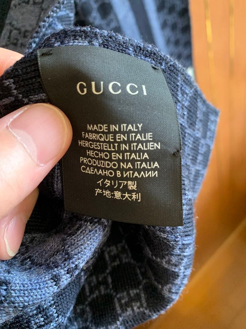 GUCCI マフラー　定価8万円程度