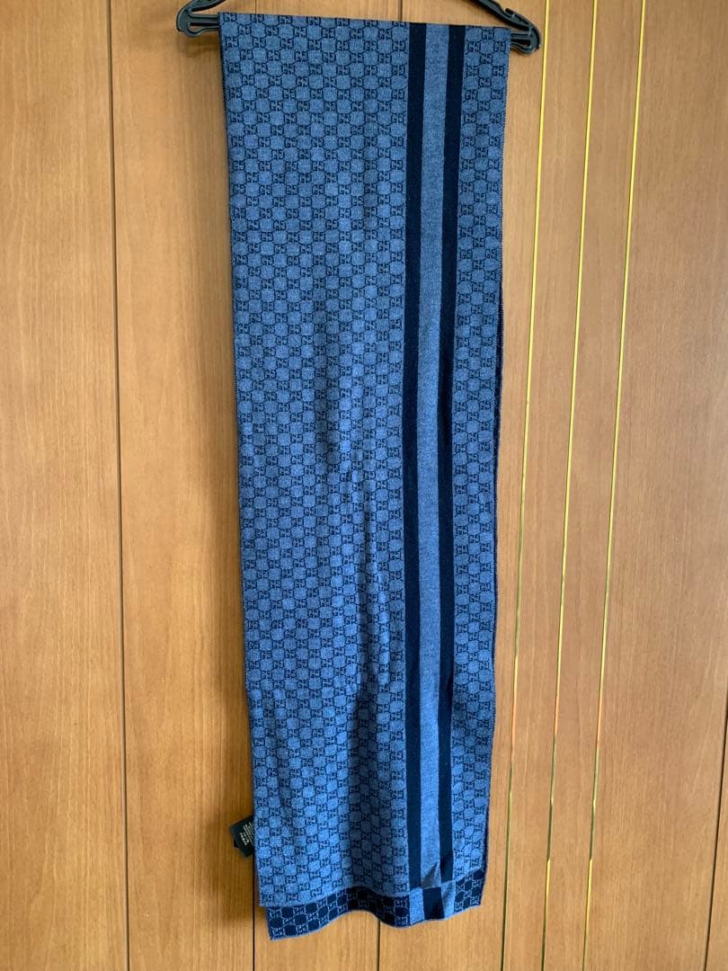 GUCCI マフラー　定価8万円程度