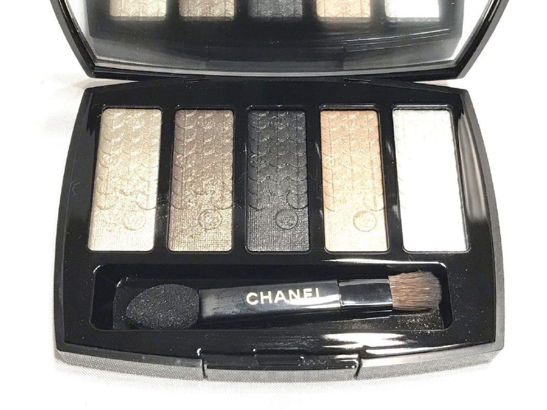 シャネル CHANEL ■ ルミエール グラフィック アイシャドウ 5色 高級