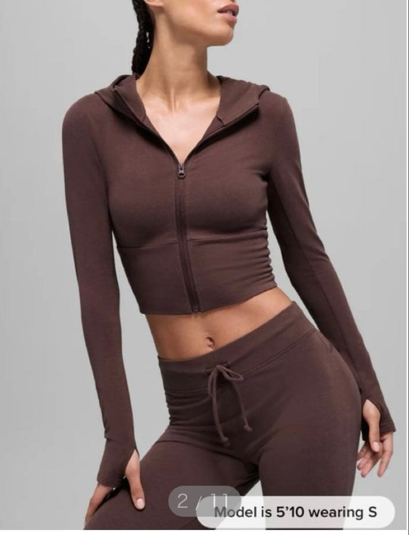 【Alo Yoga 】ブラック フード付きジップアップ