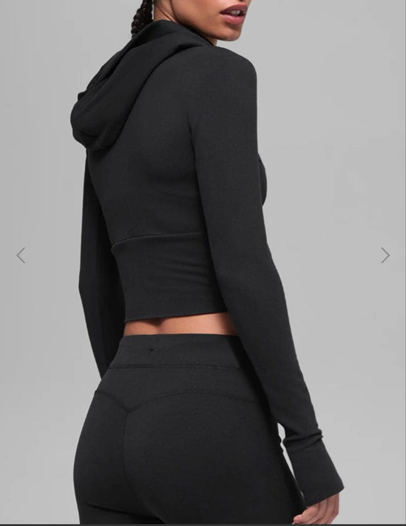 【Alo Yoga 】ブラック フード付きジップアップ