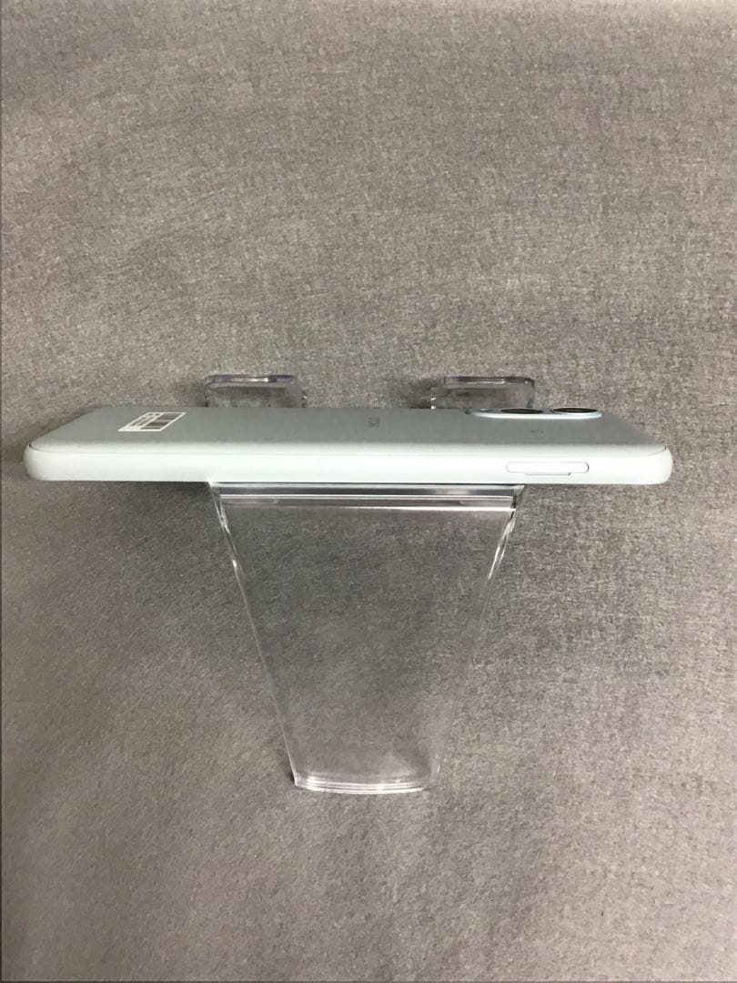 美品　国内版　SIMフリー　arrows We F-52E 64GB ネイビー色