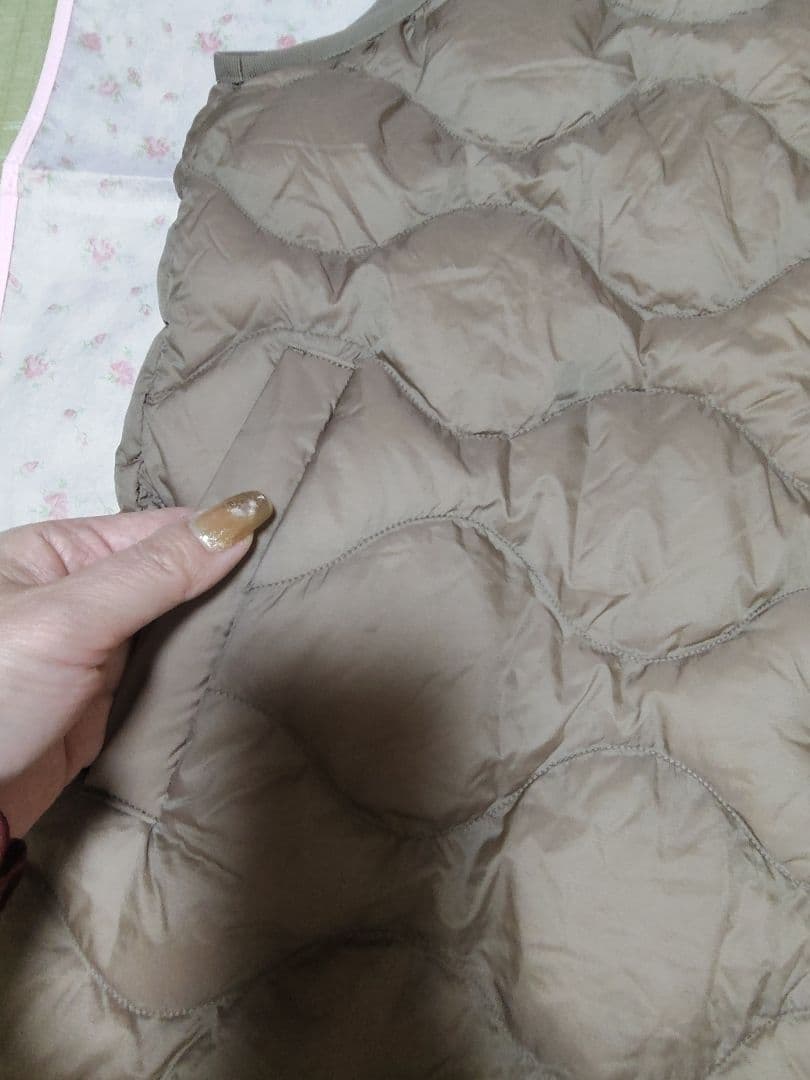 期間限定値下げ　　新品未使用　UNIQLO ウルトラライトダウンロングベスト M