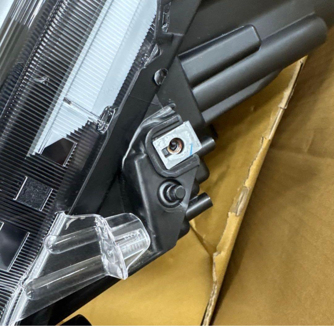 スモークヘッドライト デイタイムランニングライト付き少しダメージがあります。