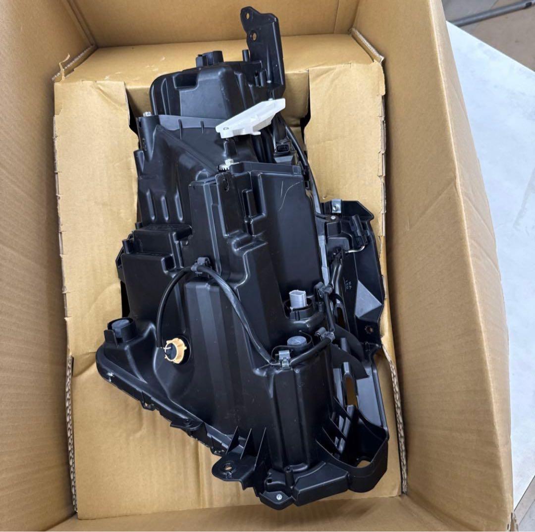 スモークヘッドライト デイタイムランニングライト付き少しダメージがあります。