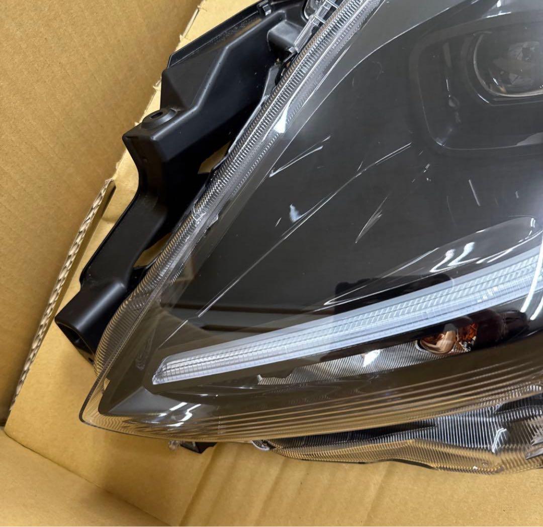 スモークヘッドライト デイタイムランニングライト付き少しダメージがあります。