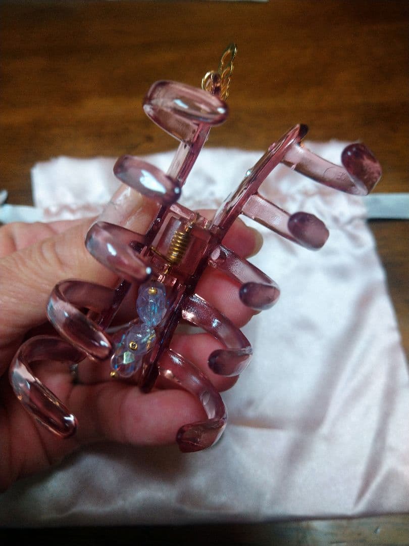 ち*ろ様 ピンクのクリスタルヘアクリップ