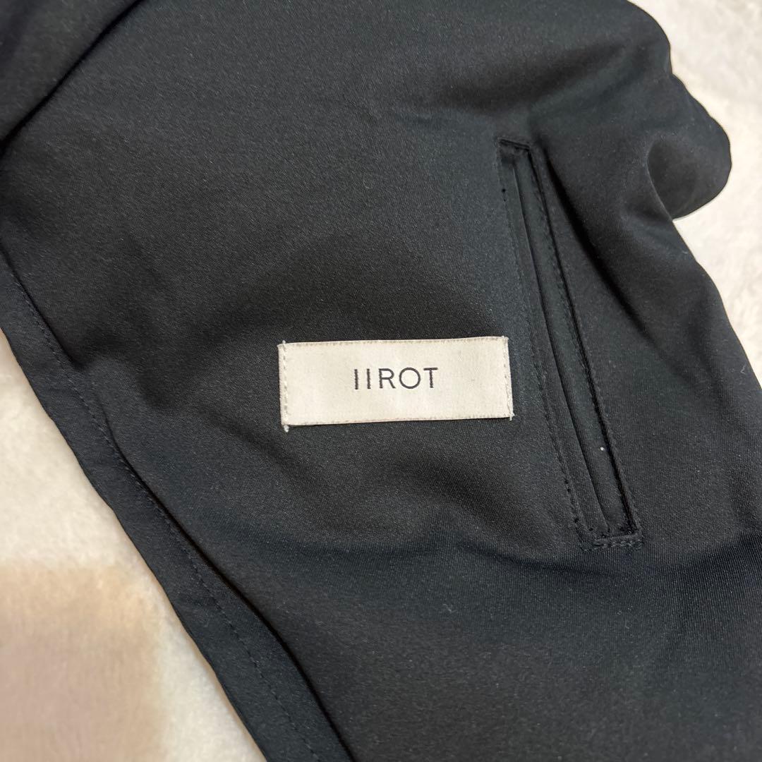 E*A様 iirot イロットPadded Hoodie ブラック UABY バ