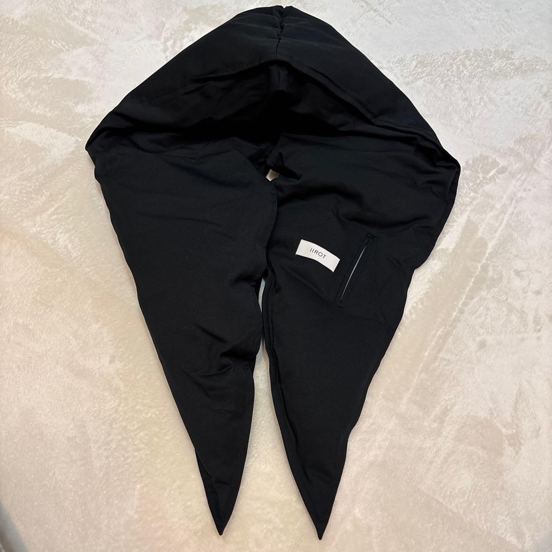 E*A様 iirot イロットPadded Hoodie ブラック UABY バ