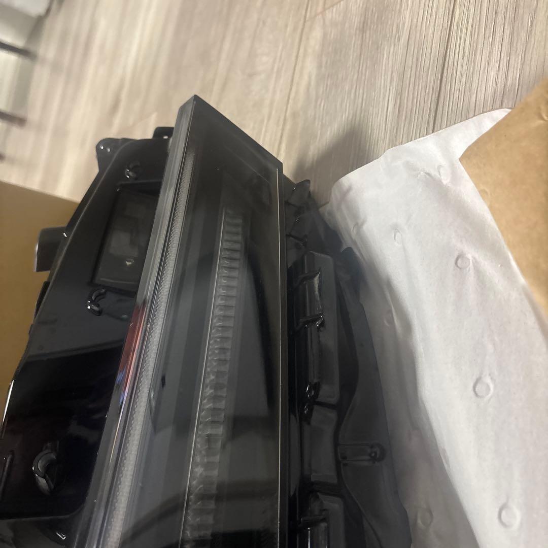 ひらゆうさん専用　60プリウス ヘッドライト右