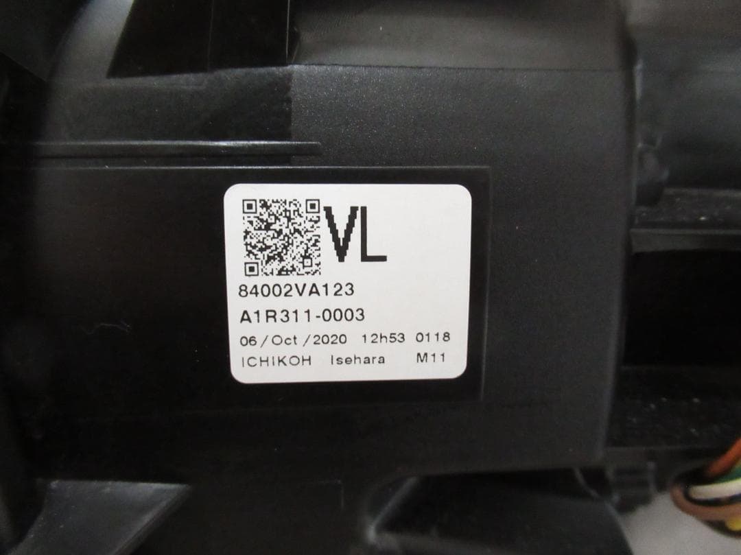 VAB WRX STI VMG VM4 後期 レヴォーグ 右 ヘッドライト