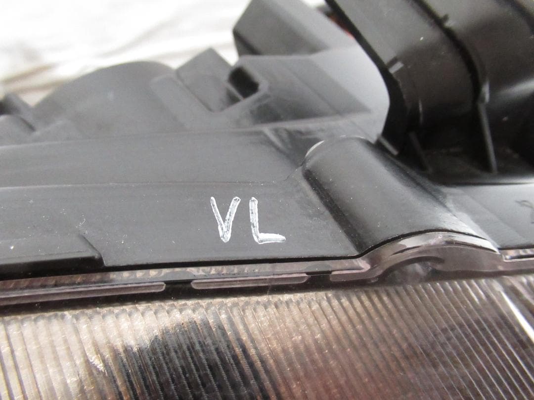 VAB WRX STI VMG VM4 後期 レヴォーグ 右 ヘッドライト