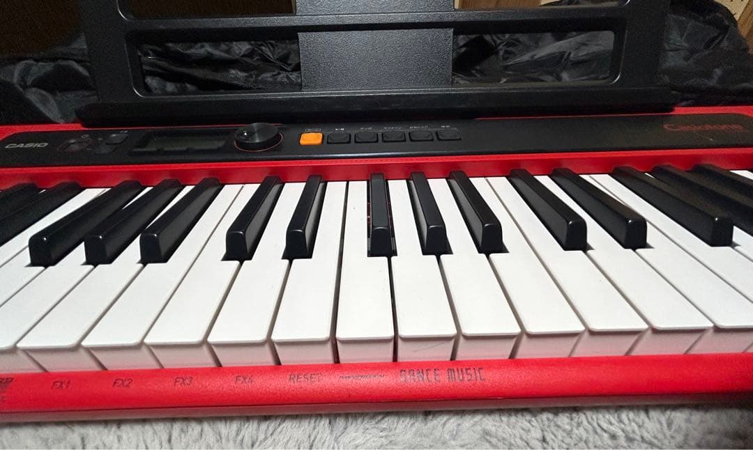 カシオトーン2022年製【CASIO CT-S200キーボード赤61鍵盤】電池付