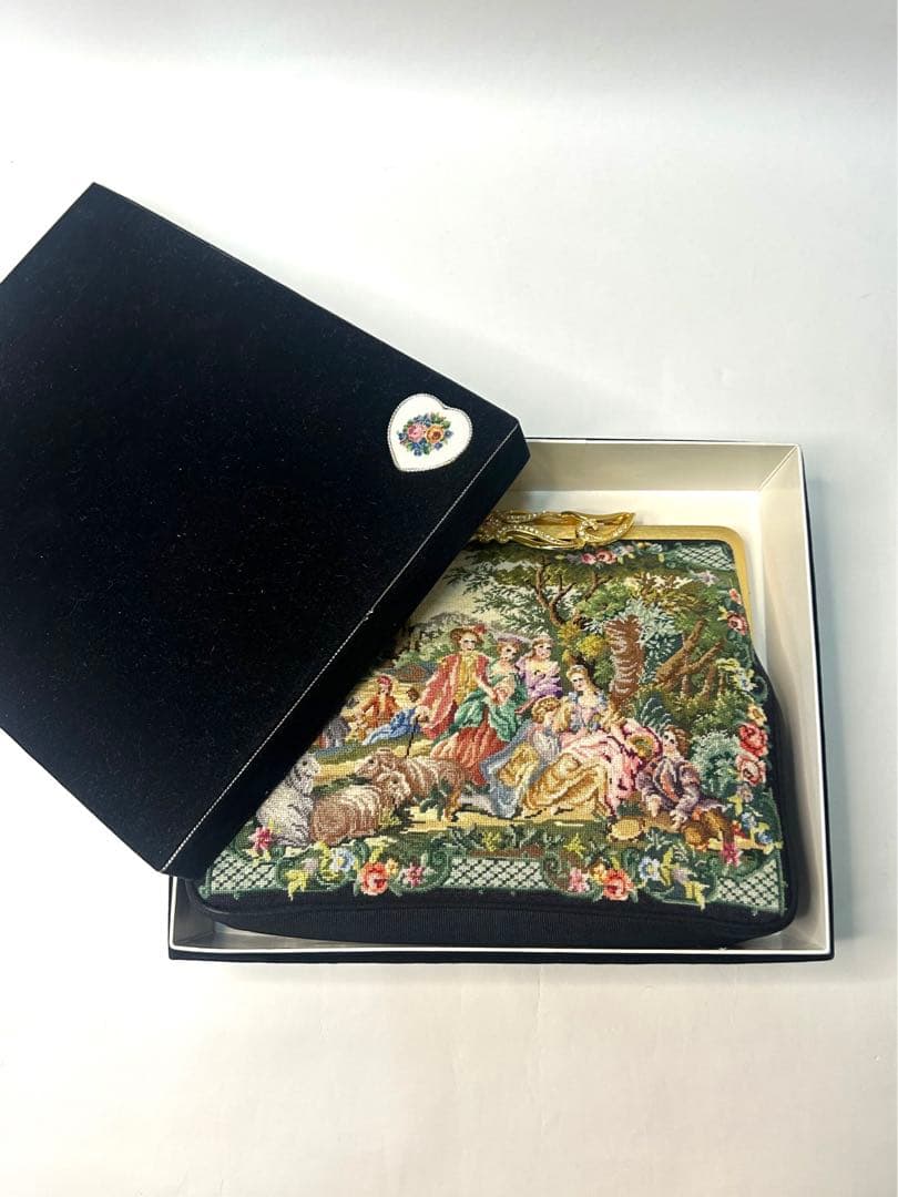 新品未使用　プチポアン刺繍　パーティーバック　　語らい