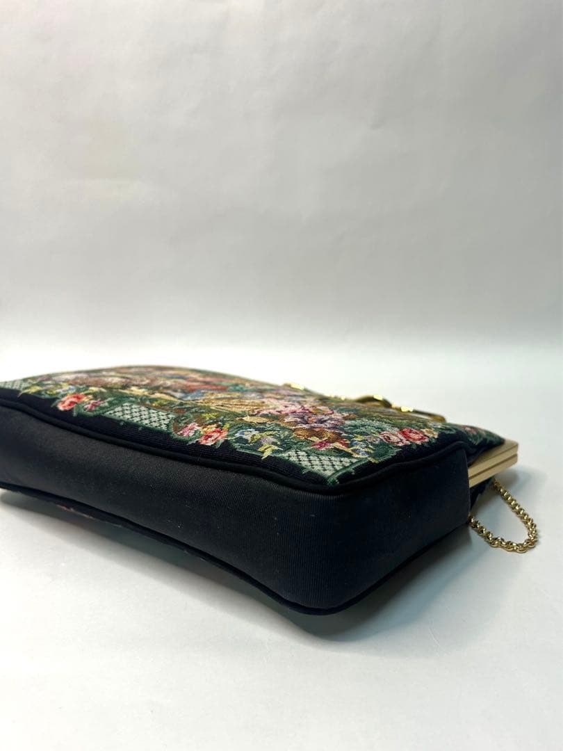 新品未使用　プチポアン刺繍　パーティーバック　　語らい