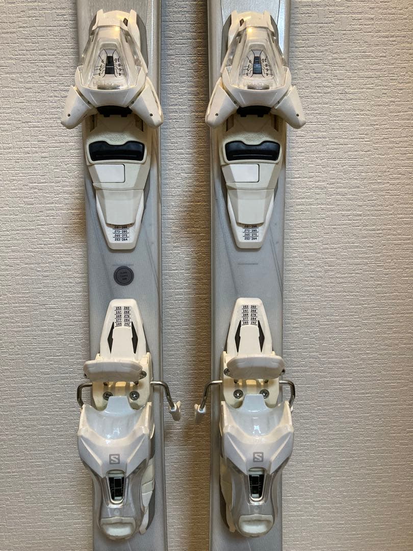 【HOTWAX・チューン済み】SALOMON レディーススキー板 151㎝