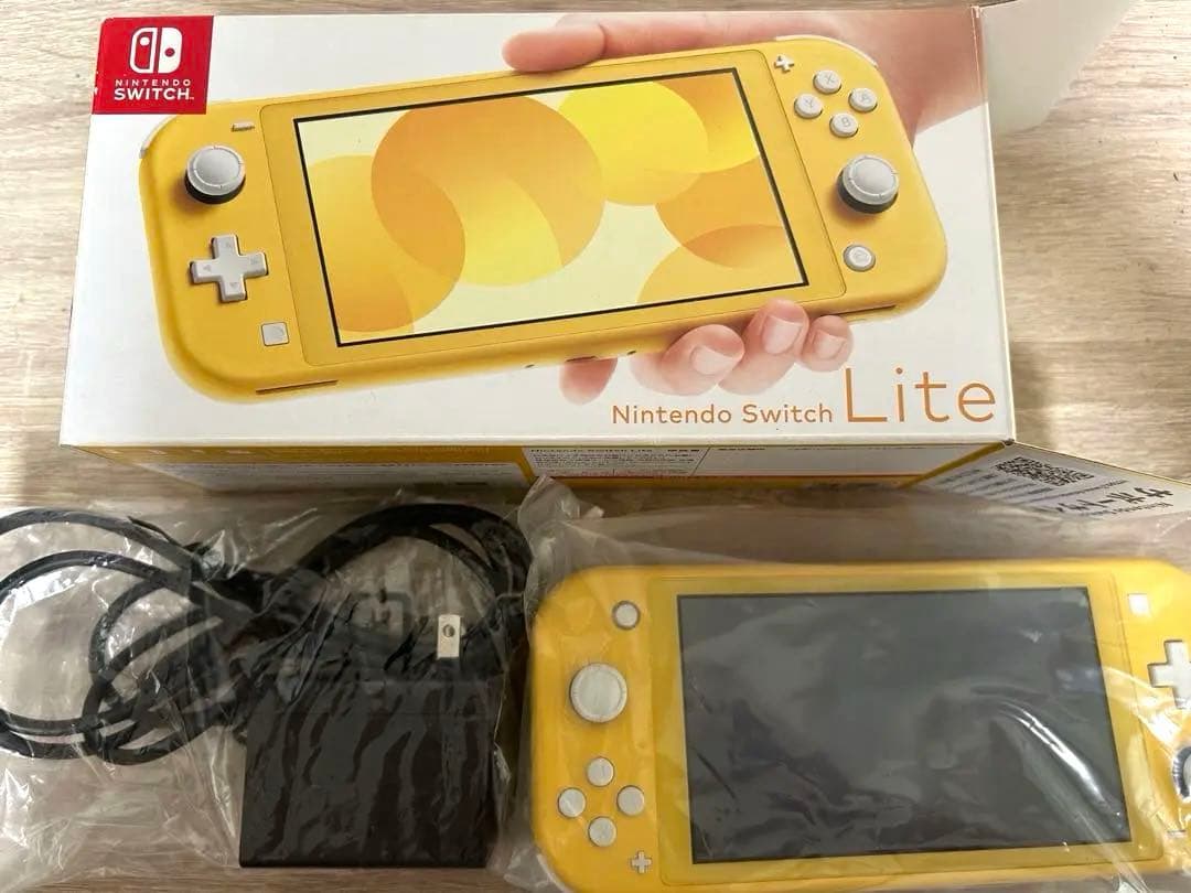 Nintendo Switch Lite イエロー 充電器、箱、マイクロSD付き