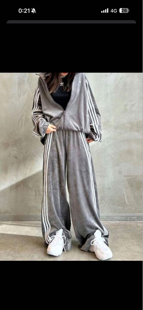 adidas セットアップ　ベルベットトラックジャケット、パンツ