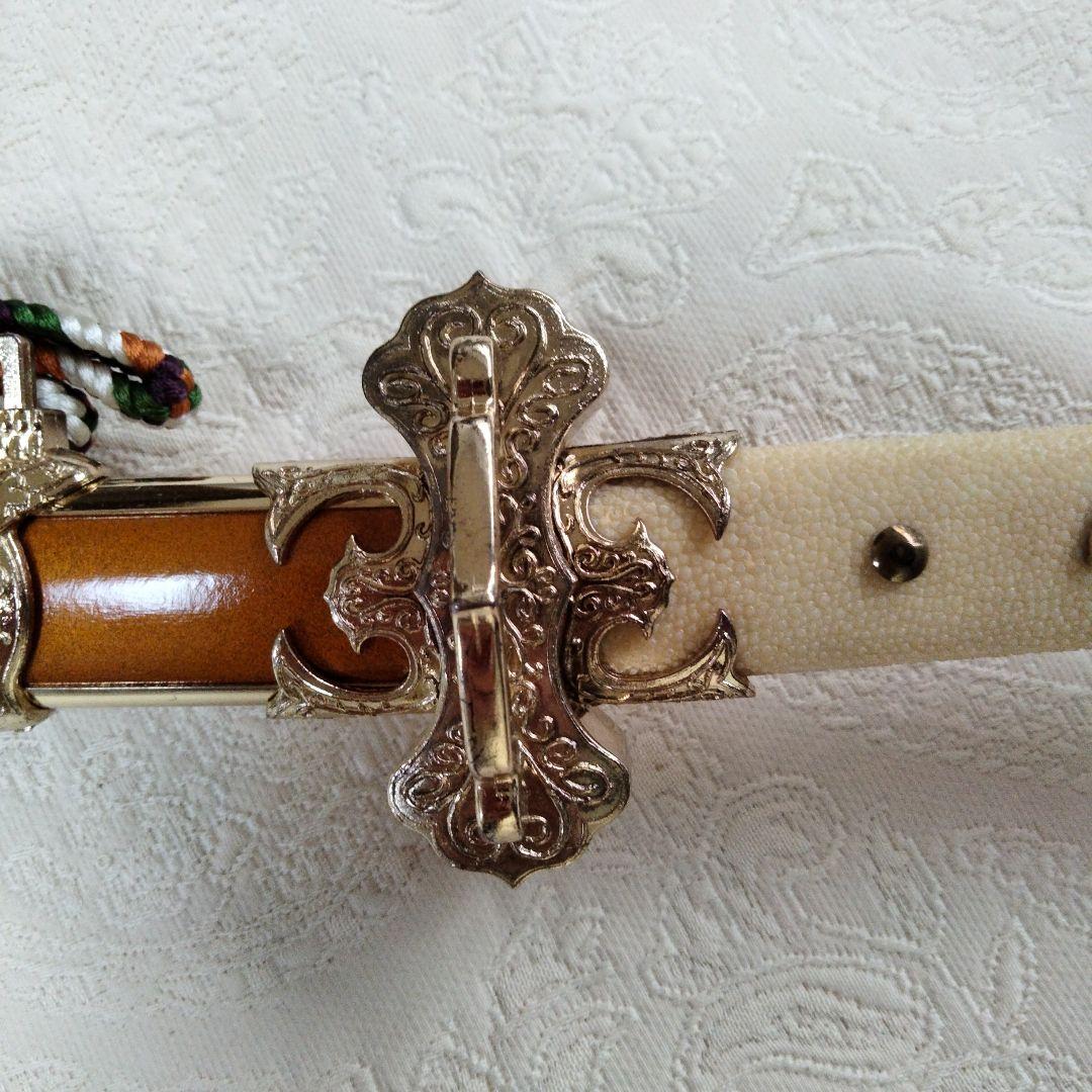 最終価格金色装飾の刀 鳥ハンドル付き端午の節句用模造太刀