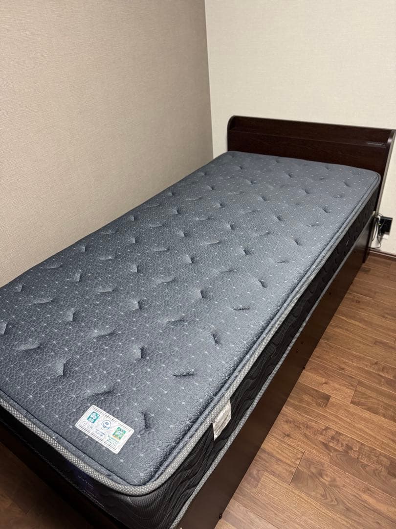 【オシマレジャパン】送料込　シングルベッドフレーム+マットレスセット