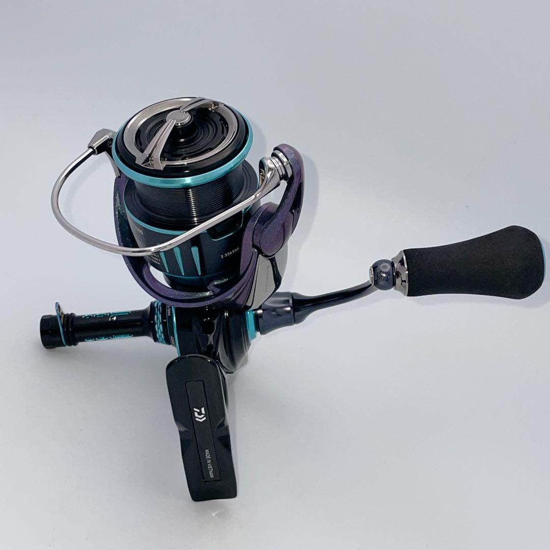 【美品】ダイワ 23 エメラルダス RX LT2500 ゴメクサスリールスタンド