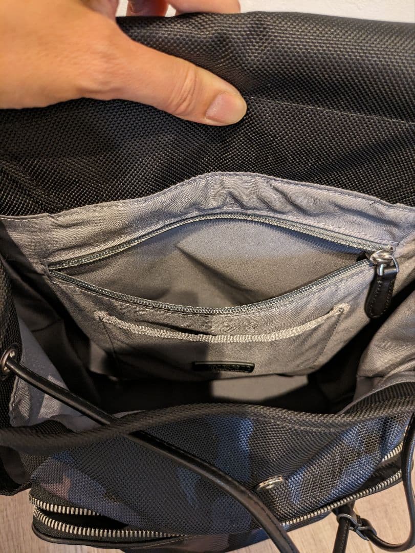 【美品】リュック　ビジネス　お出かけ　フォーマル　PC収納