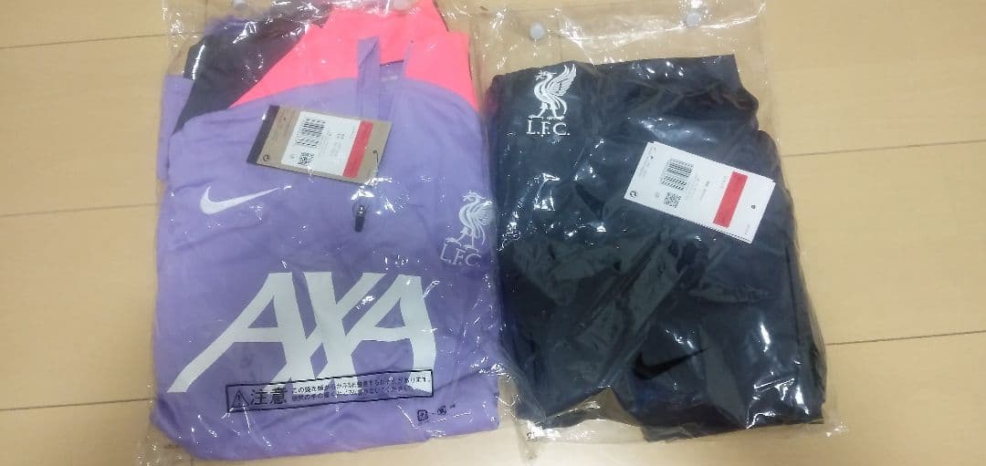 リバプール Nike ドリルトップ　セットアップ