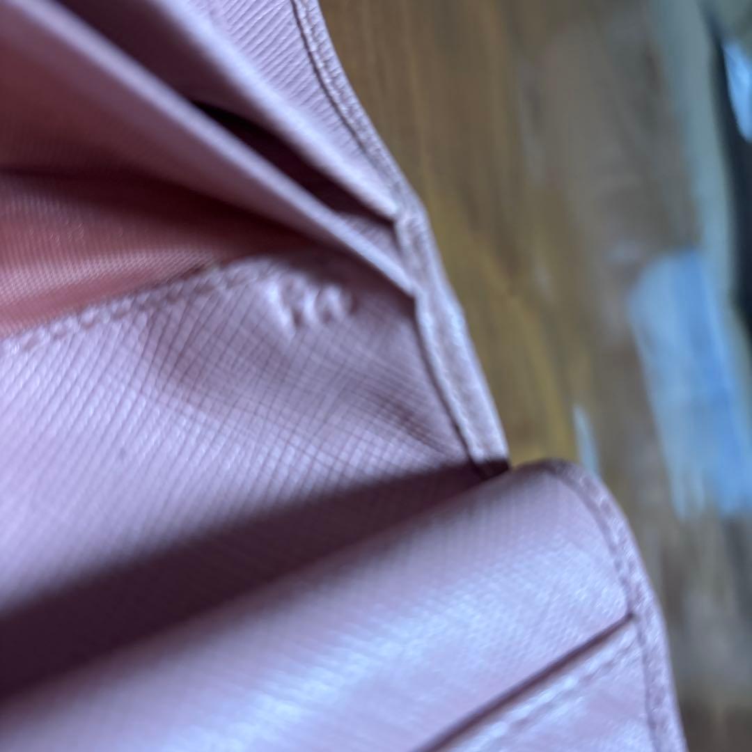 プラダサフィアーノレザー二つ折り財布ピンク