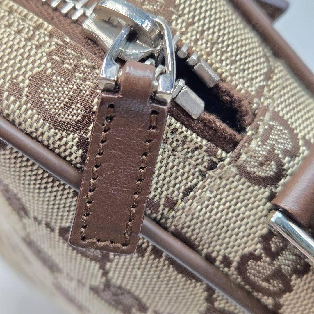 ほぼ未使用 GUCCI クラッチバッグ GG キャンバス レザー