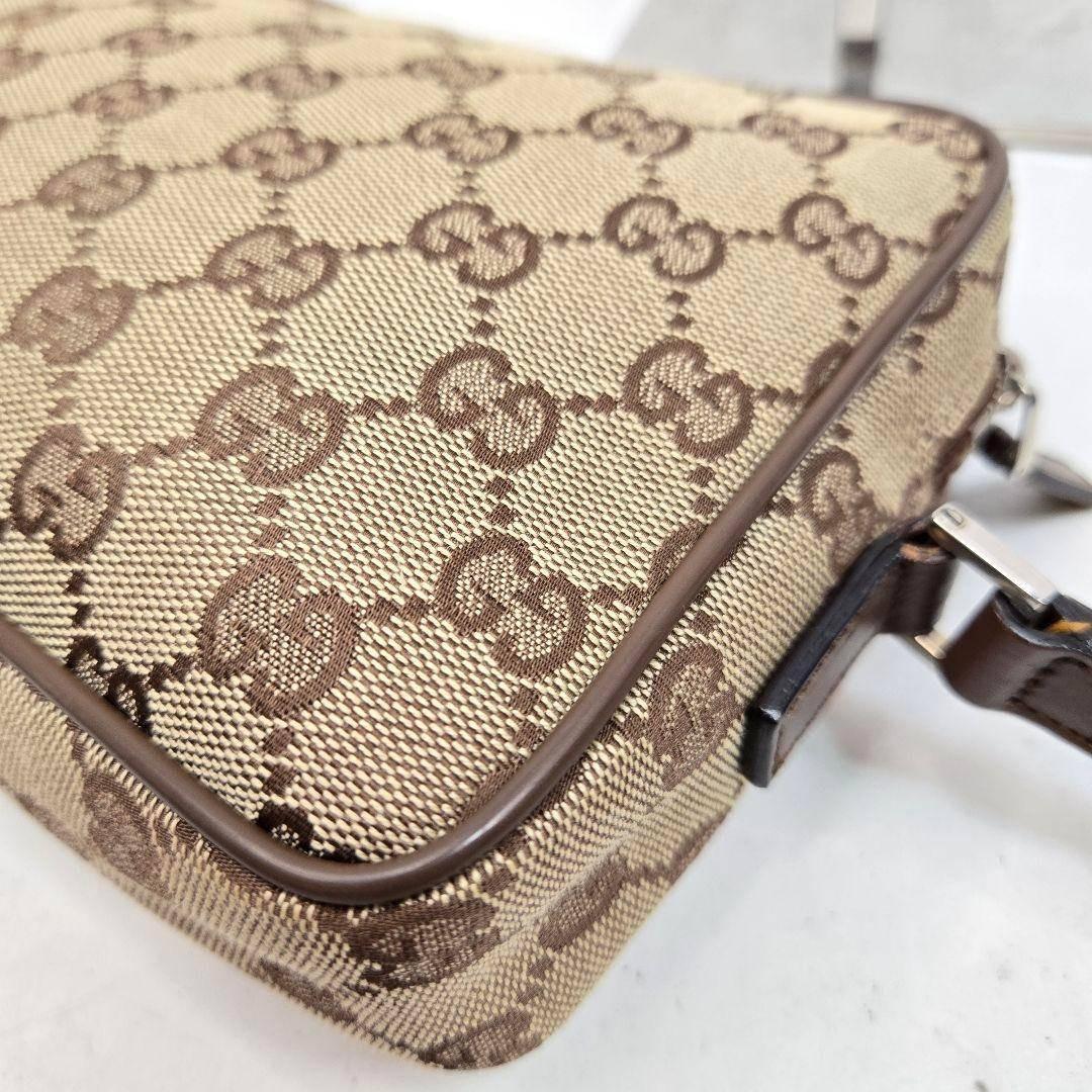ほぼ未使用 GUCCI クラッチバッグ GG キャンバス レザー