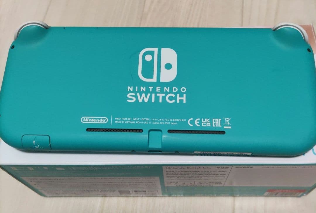 ニンテンドースイッチ本体　ケースと充電器付き