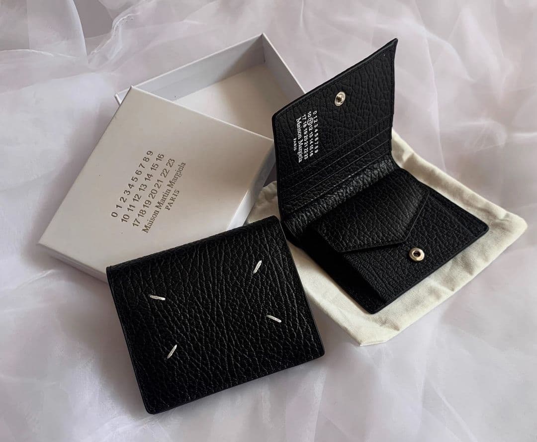 メゾンマルジェラ 2つ折り財布