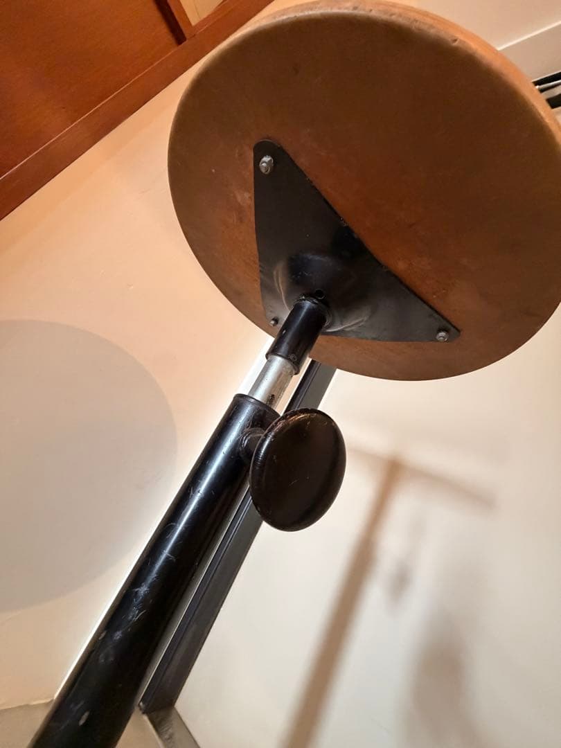 スツール Friso Kramer\" for Ahrend stool 1960