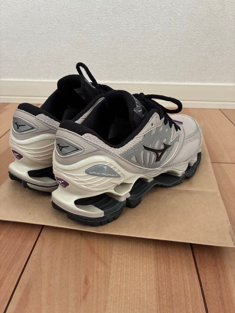 【美品】23.5cm MIZUNO WAVEPROPHECY LS LIGHT