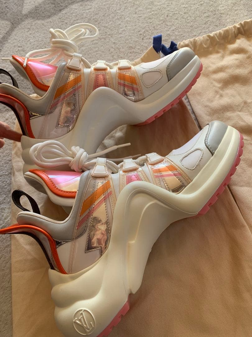 極美品　新品　LV ルイ・ヴィトンスニーカー⚫︎アークライト⚫︎レディーススニーカー