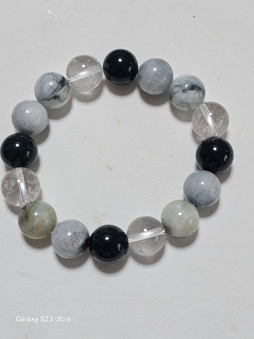 黒平、向山鉱山水晶と出雲瑪瑙碧玉と糸魚川翡翠 １２mmで組み立てました。