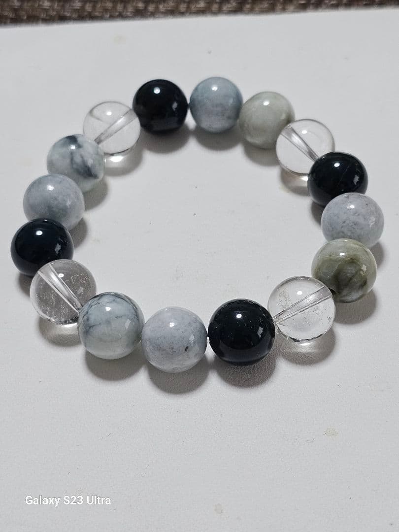 黒平、向山鉱山水晶と出雲瑪瑙碧玉と糸魚川翡翠 １２mmで組み立てました。