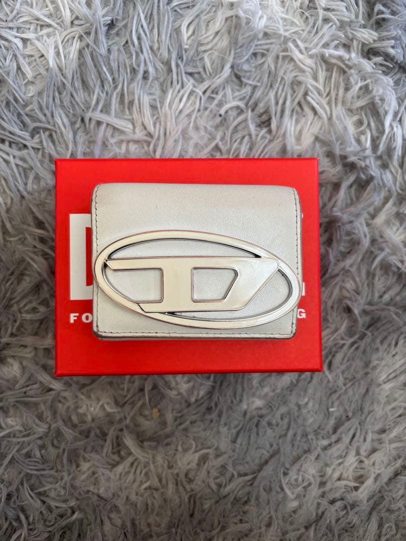 ホワイトレザー 三つ折り財布