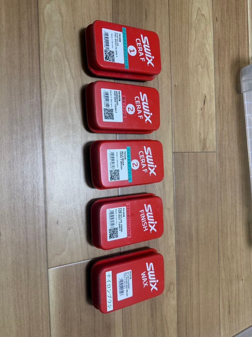 SWIX スキー用ワックスとブラシセット　スウィックス　　　スキー　スノーボード