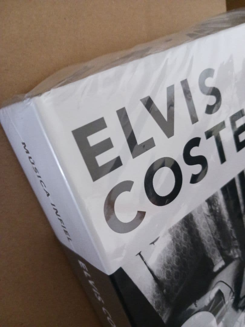 ☆新品未開封☆「MUSICA INFIEL」洋書 エルヴィスコステロ