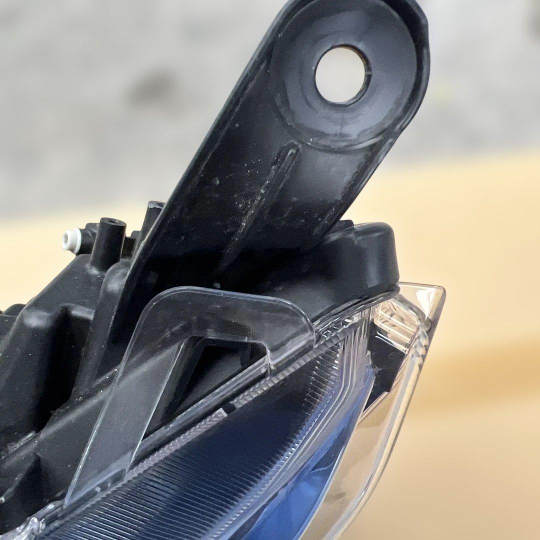 左ヘッドライト