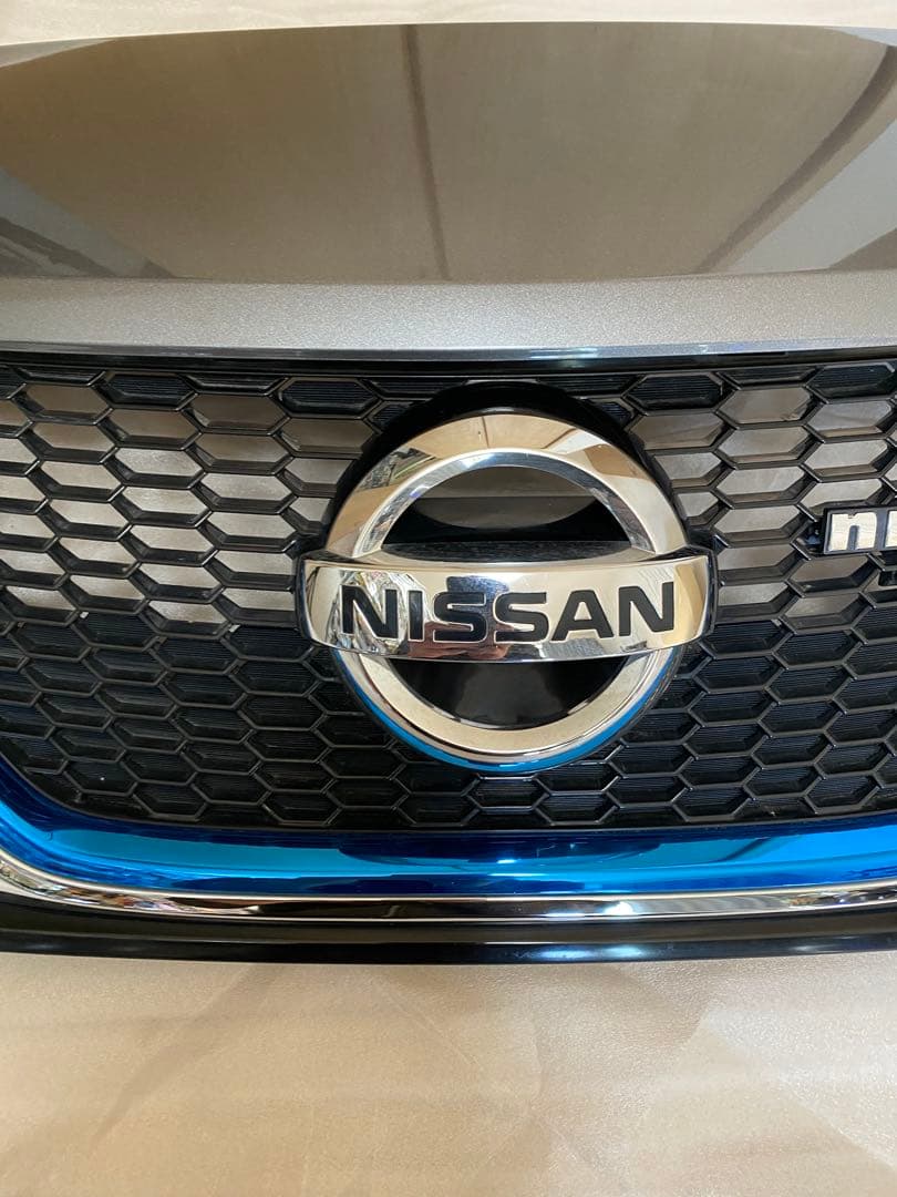 日産E12ノート後期フロントグリル