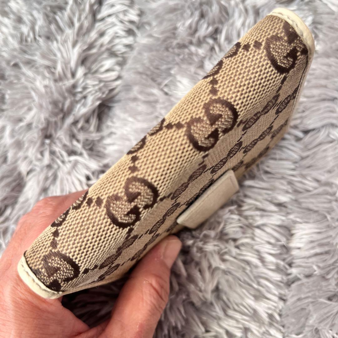 GUCCI 折り財布　GGキャンバス ホワイト　ロゴプレート　メンズ　レディース