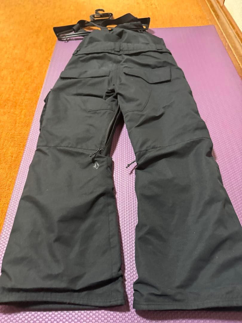 ボルコム　キッズ　スノーボードウェア　Sサイズ　上下セット　ビブパンツ